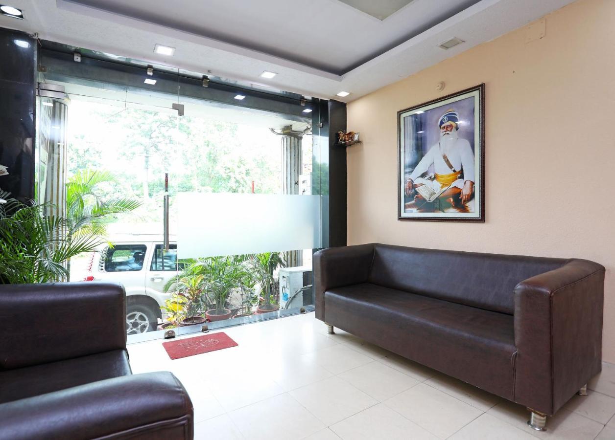 Collection O 4265 Hotel Greenpark Jamshedpur Exterior foto