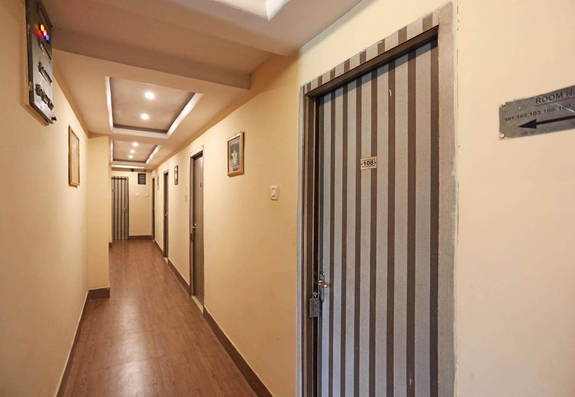Collection O 4265 Hotel Greenpark Jamshedpur Exterior foto